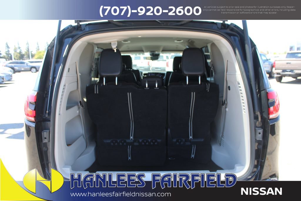 Used 2023 Chrysler Pacifica Touring-L FWD image 10
