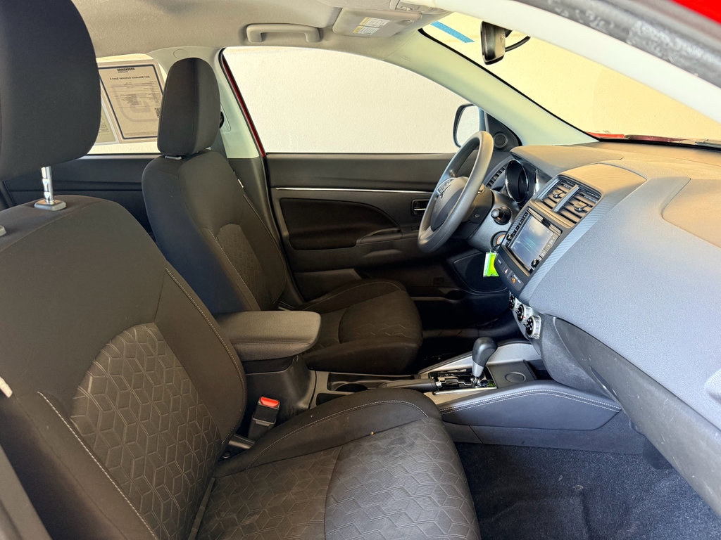 Used 2021 Mitsubishi Outlander Sport FWD image 12