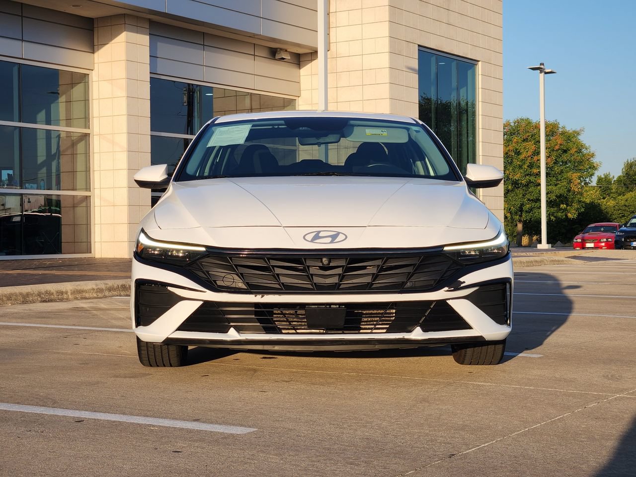 Used 2025 Hyundai Elantra SEL FWD image 2
