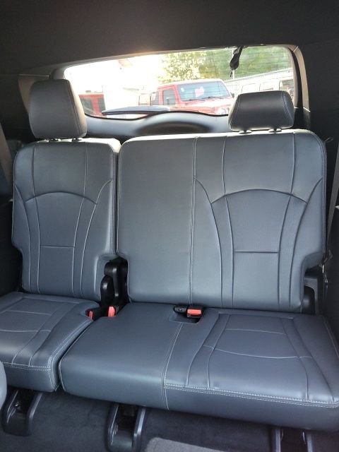 Used 2023 Buick Enclave Essence image 13