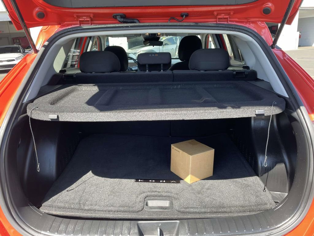 Used 2025 Hyundai Kona SEL FWD image 9