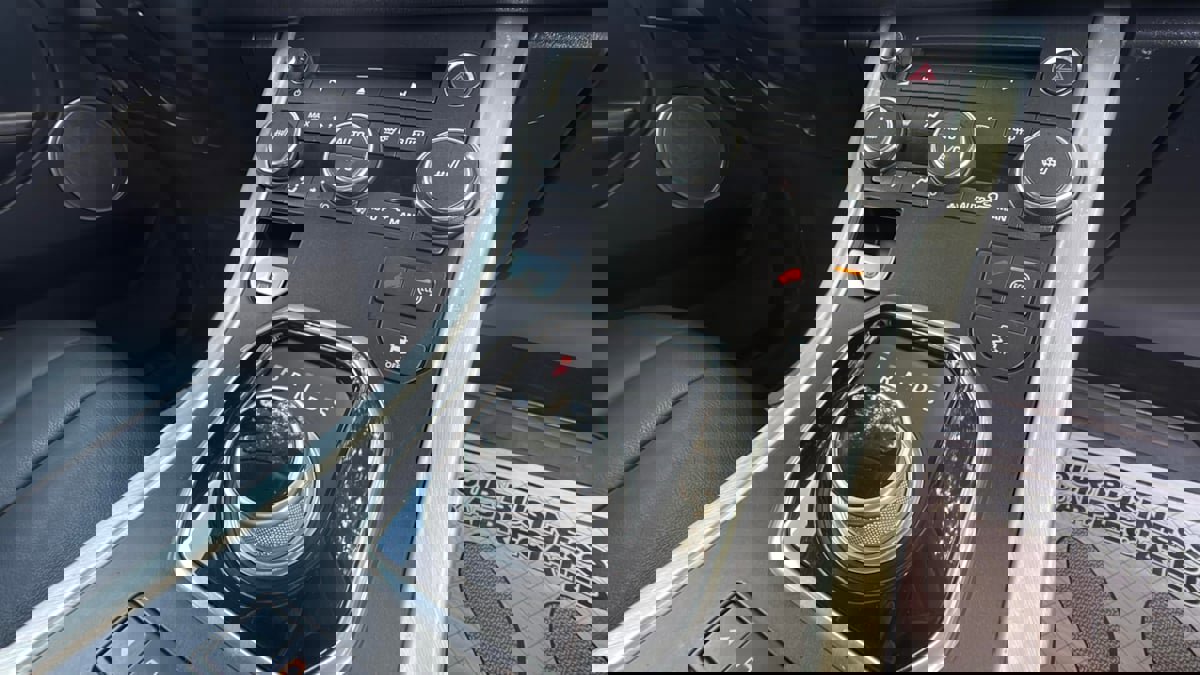 Used 2015 Land Rover Range Rover Evoque Pure Plus image 17