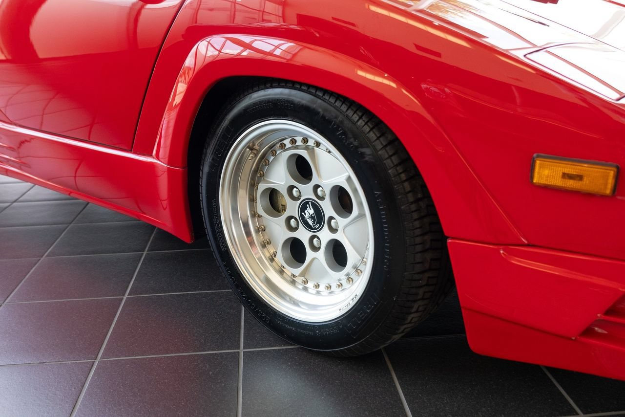 Used 1989 Lamborghini Countach Coupe RWD image 2
