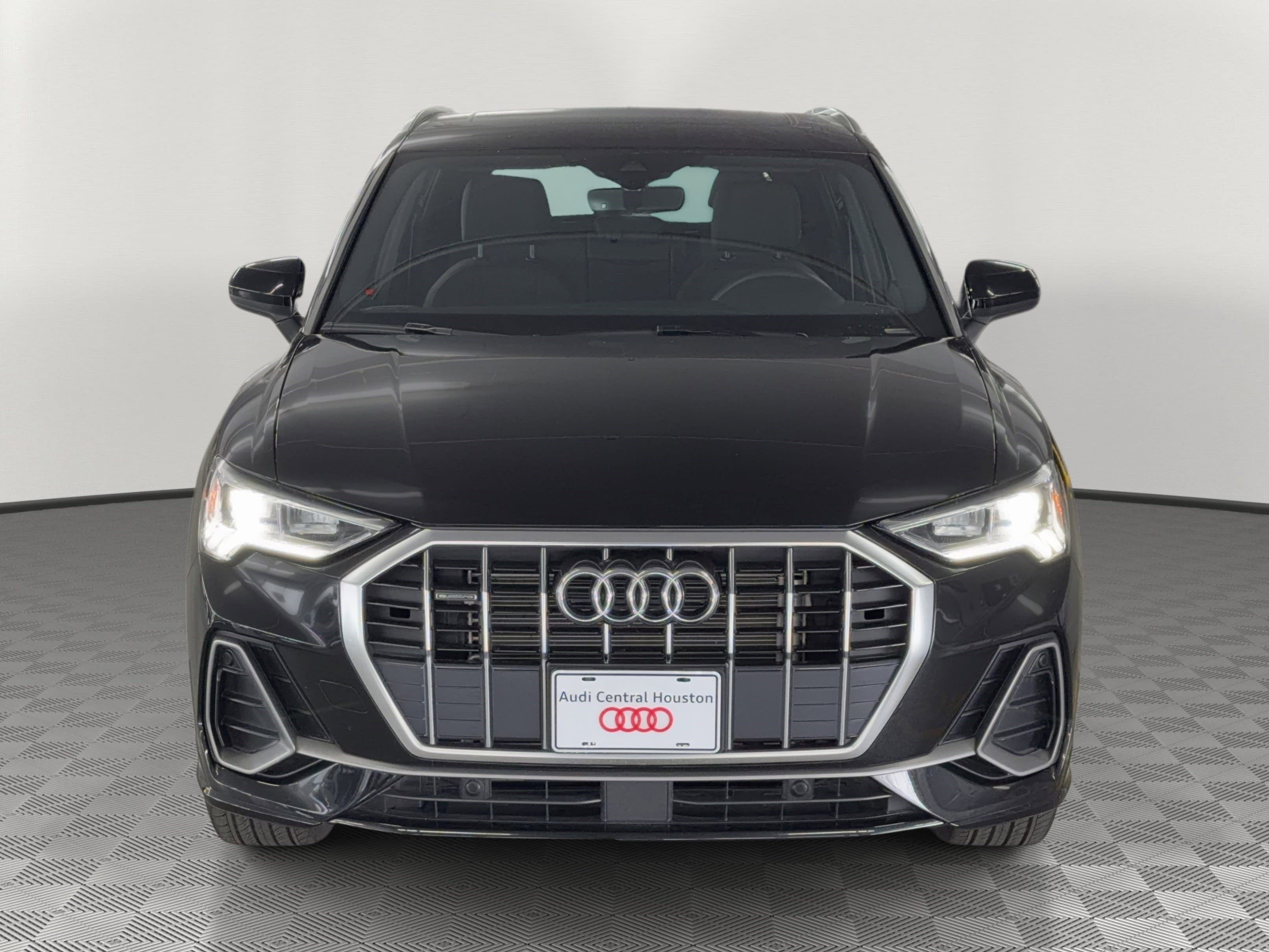 Certified 2025 Audi Q3 2.0T Premium w/ Convenience Package image 6