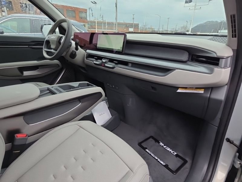 New 2026 Kia EV9 Wind image 17