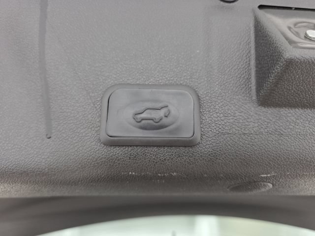 Used 2016 GMC Acadia SLE FWD image 33