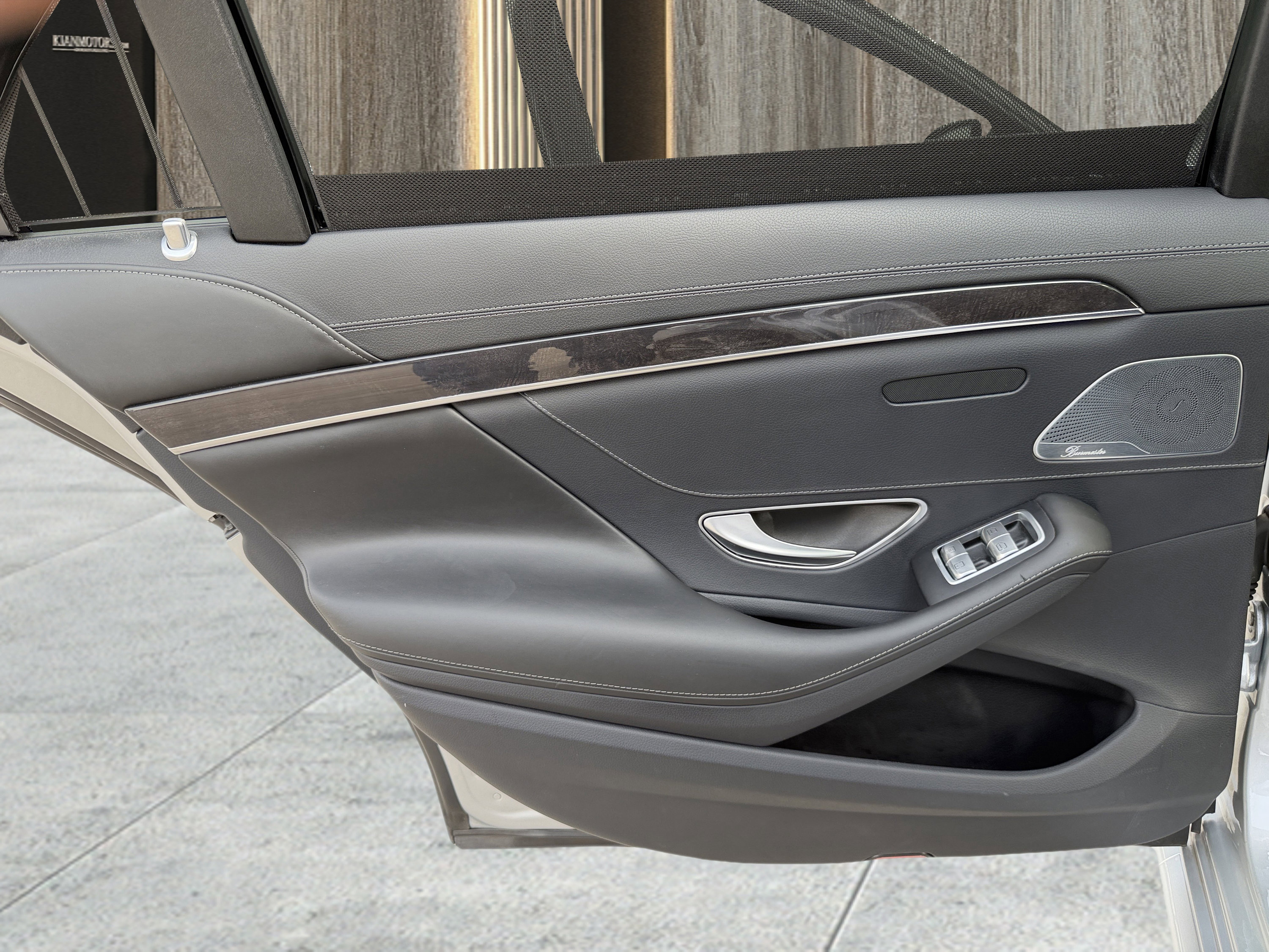 Used 2016 Mercedes-Benz S 550 Sedan image 32