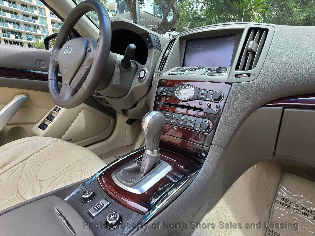 Used 2014 INFINITI Q60 Convertible w/ Premium Package RWD image 32