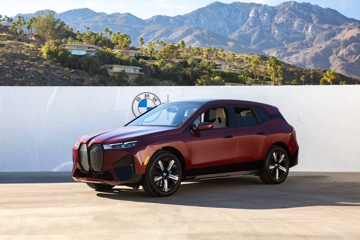 Certified 2023 BMW iX xDrive50 w/ Premium Package image 2