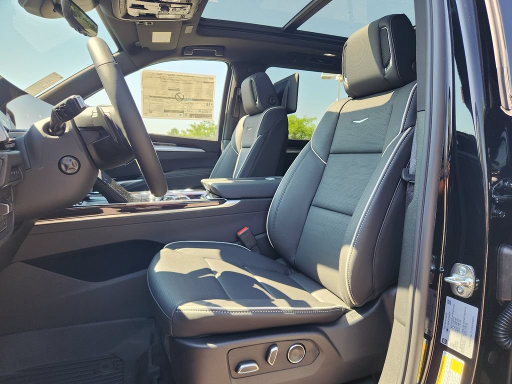 New 2026 Cadillac Escalade ESV Luxury w/ Touring Package AWD/4WD image 3