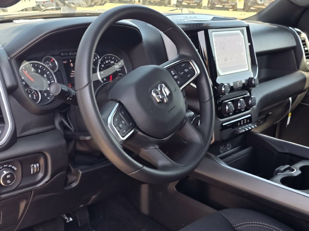New 2026 RAM 1500 4x4 Crew Cab image 7