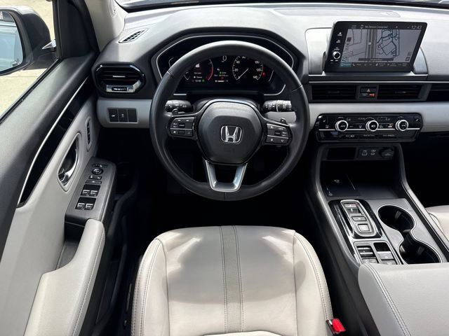 Used 2025 Honda Pilot Touring image 27