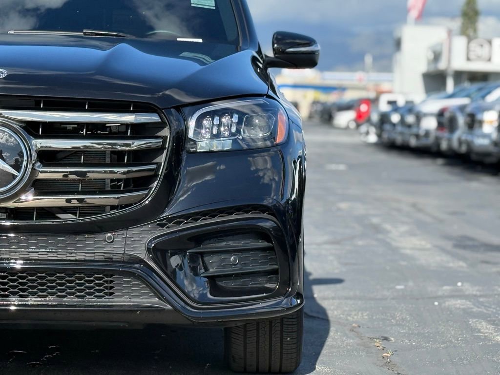 Used 2025 Mercedes-Benz GLS 450 4MATIC image 4