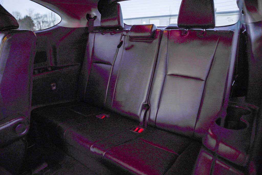 Used 2021 Toyota Highlander XLE FWD image 38