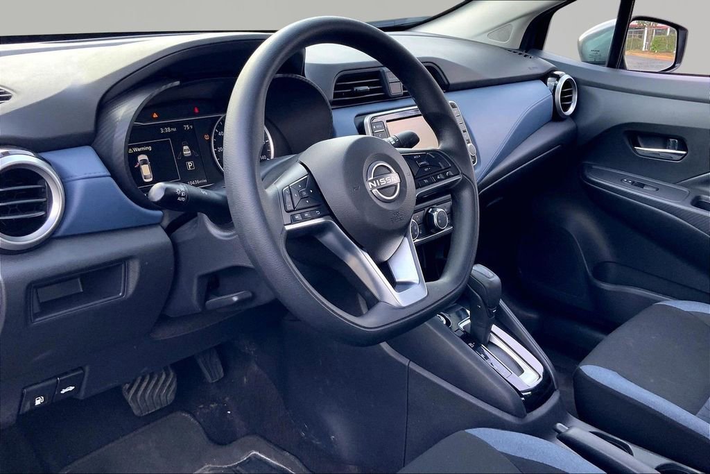 Used 2025 Nissan Versa SV image 12