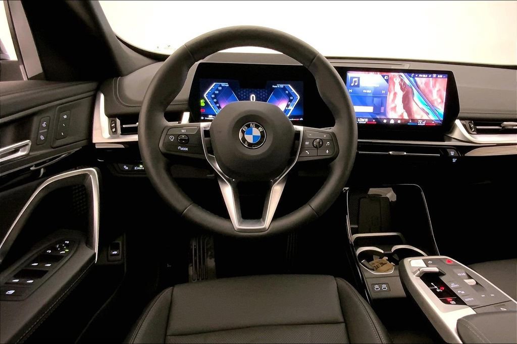 Certified 2025 BMW X1 xDrive28i AWD/4WD image 4