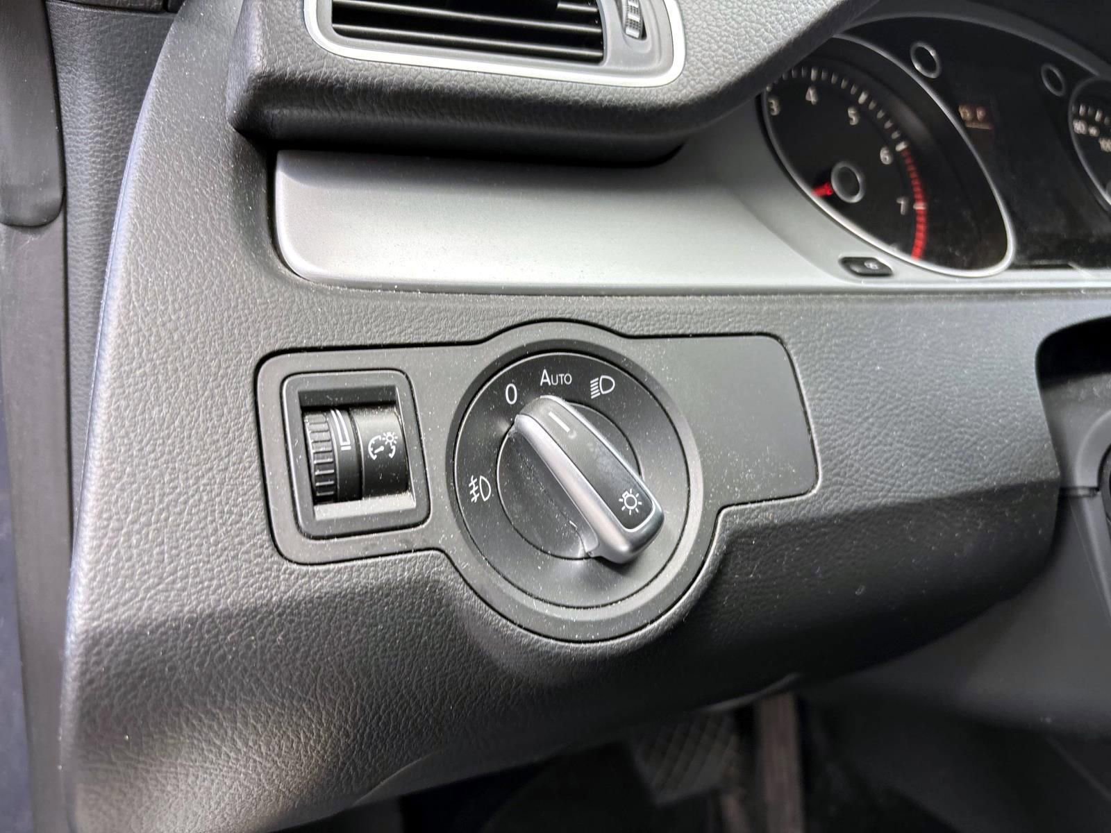 Used 2012 Volkswagen CC Sport image 15