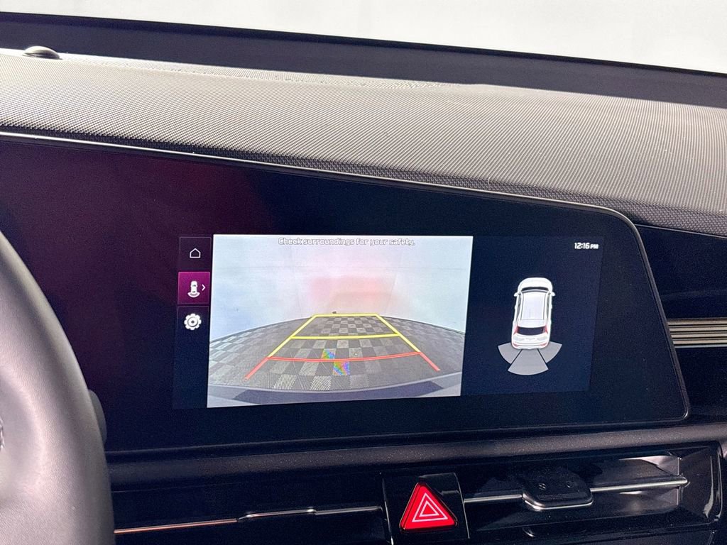 Certified 2023 Kia Niro EX image 18