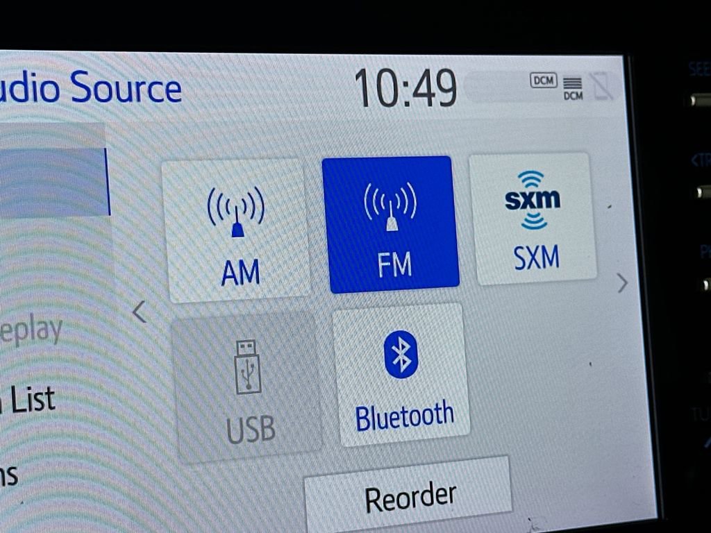 Used 2024 Toyota Sienna XLE FWD image 28