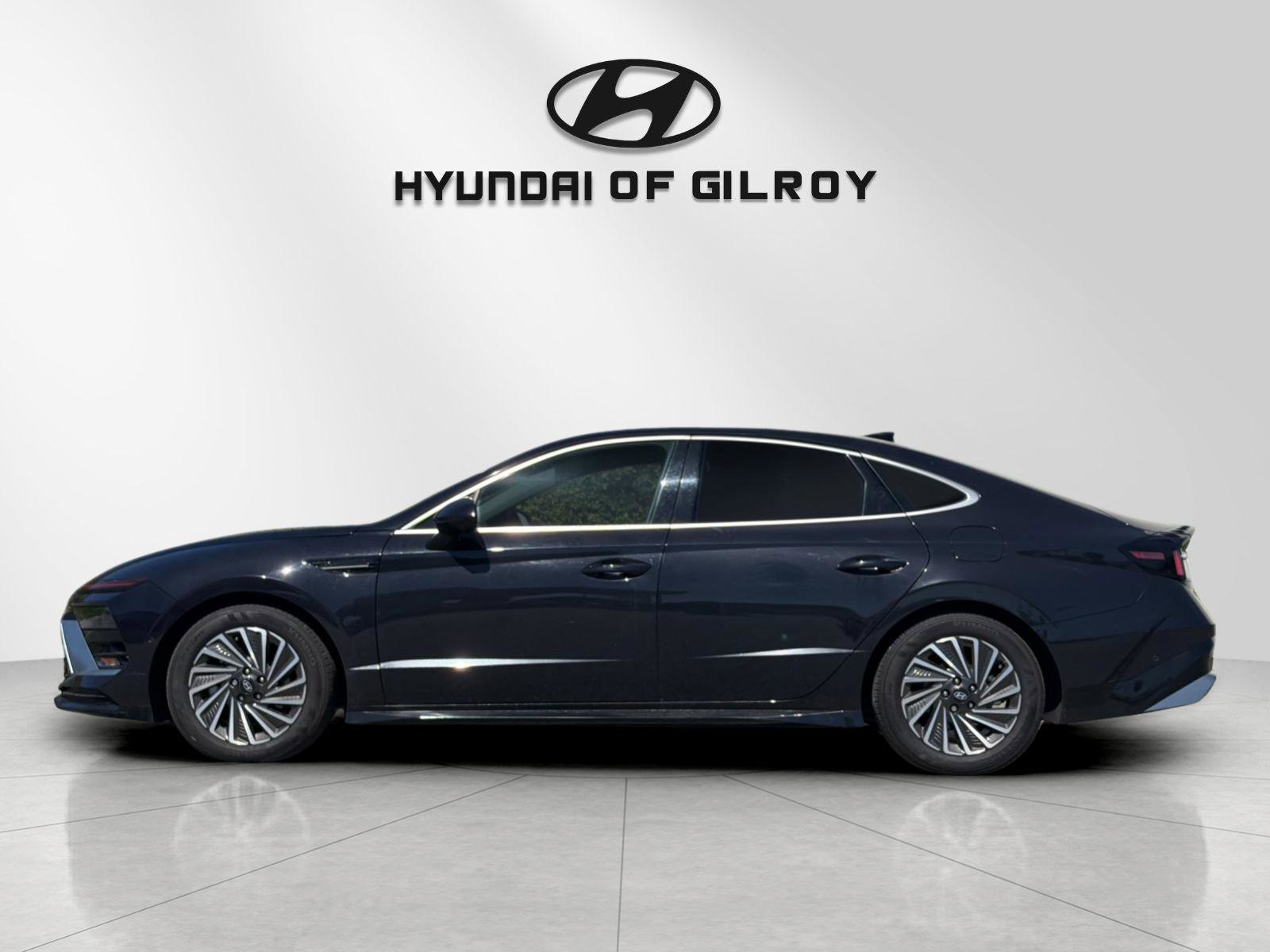 Used 2024 Hyundai Sonata Limited FWD image 2