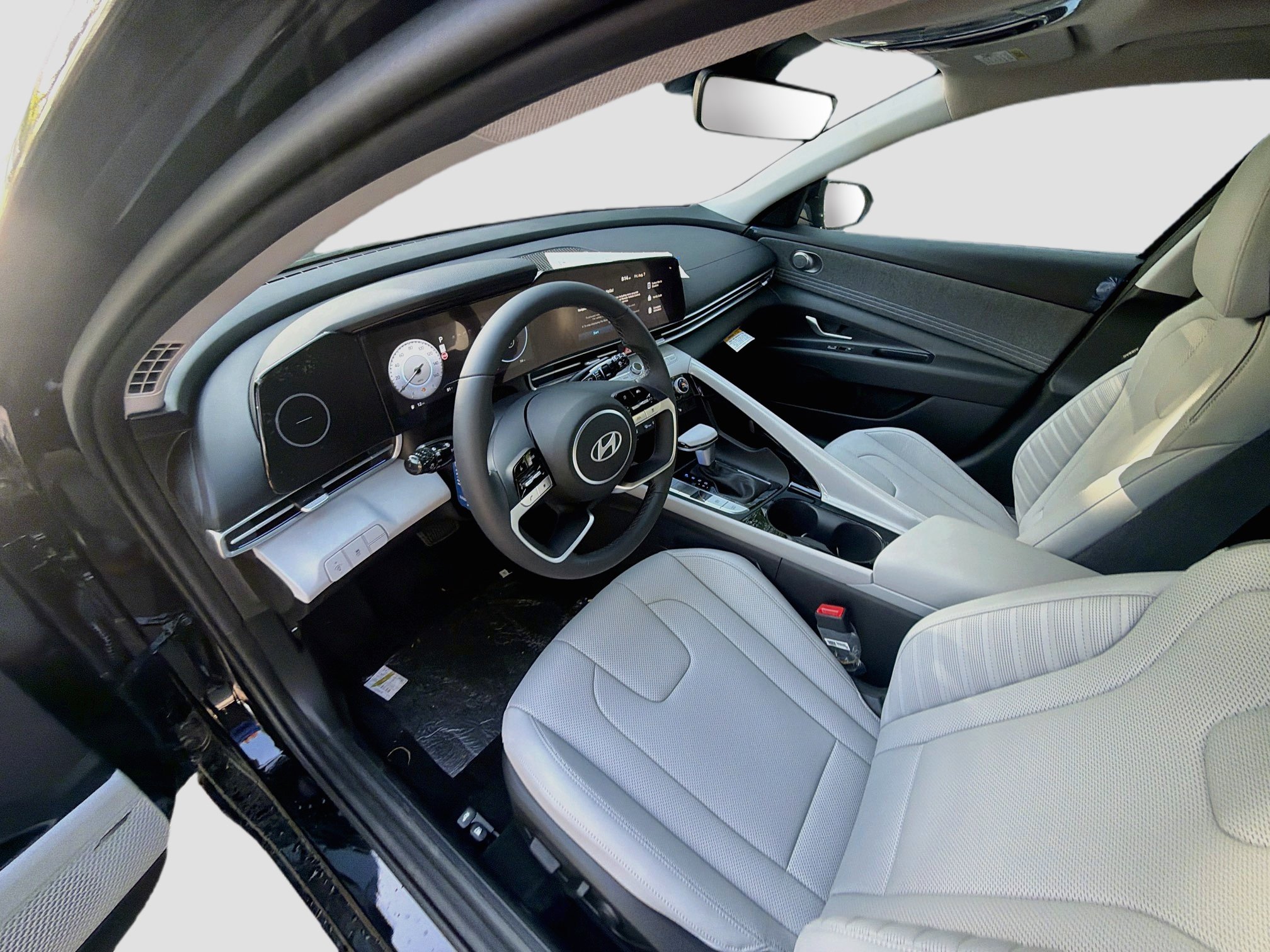 New 2026 Hyundai Elantra Limited FWD image 7