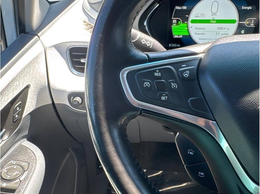 Used 2018 Chevrolet Bolt Premier w/ Infotainment Package FWD image 26