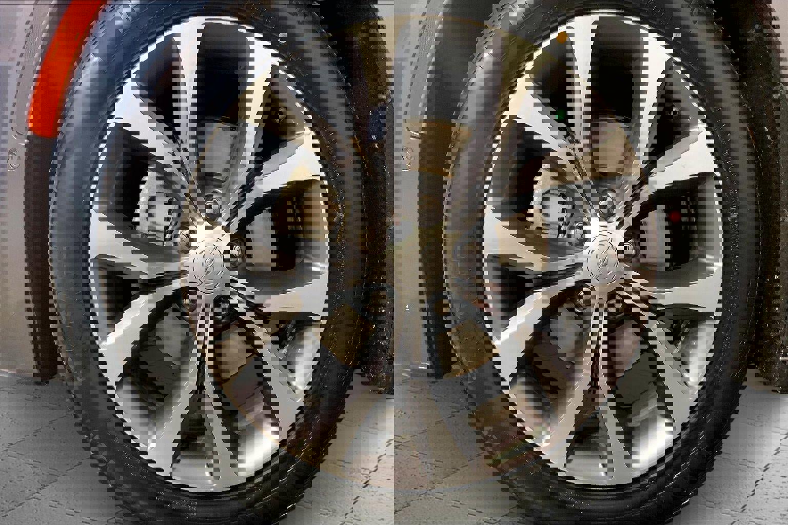 Used 2017 Chrysler Pacifica Limited image 9