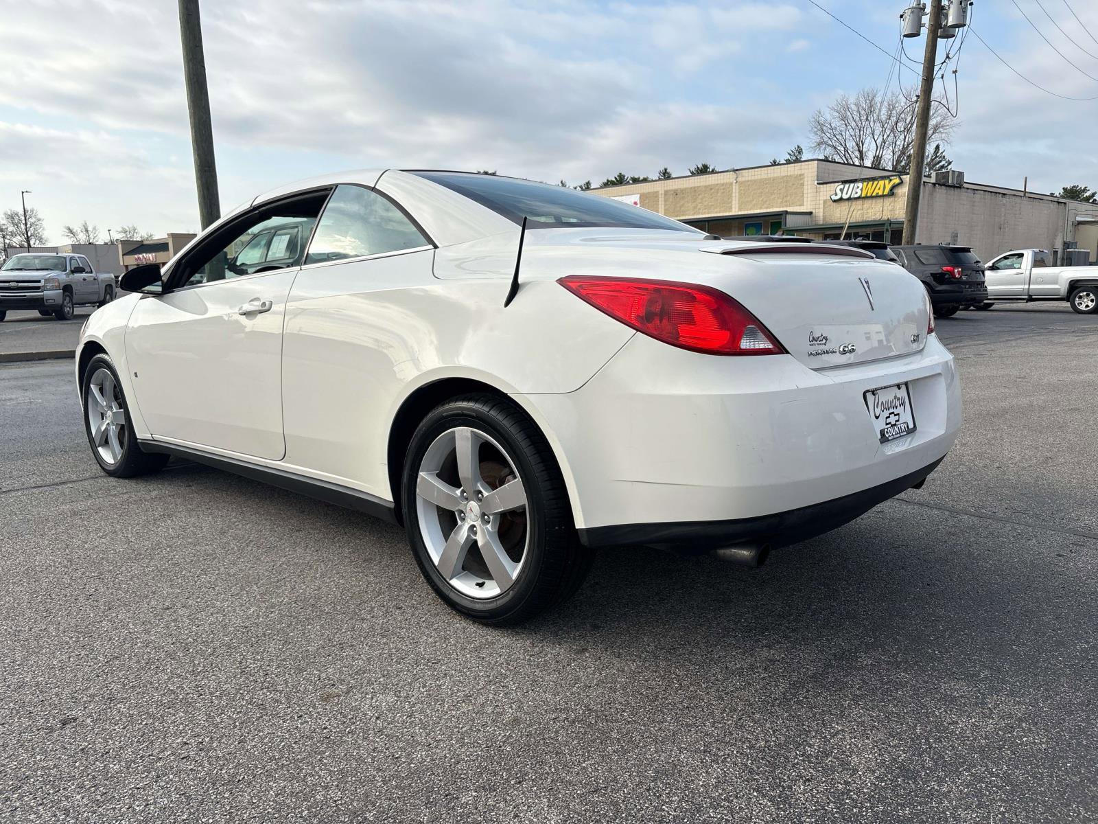 Used 2007 Pontiac G6 GT w/ Sport Package FWD image 3