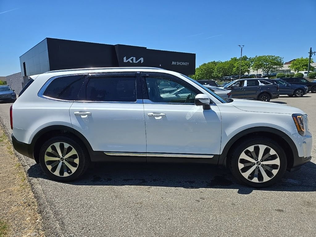 Certified 2021 Kia Telluride EX w/ EX Premium Package AWD/4WD image 2