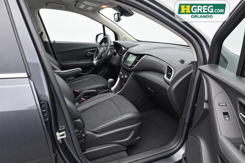 Used 2017 Chevrolet Trax LT w/ LT Convenience Package FWD image 11