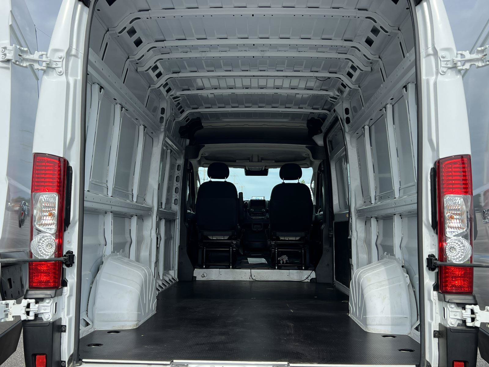 Used 2025 RAM ProMaster 3500 w/ Power Group FWD image 7