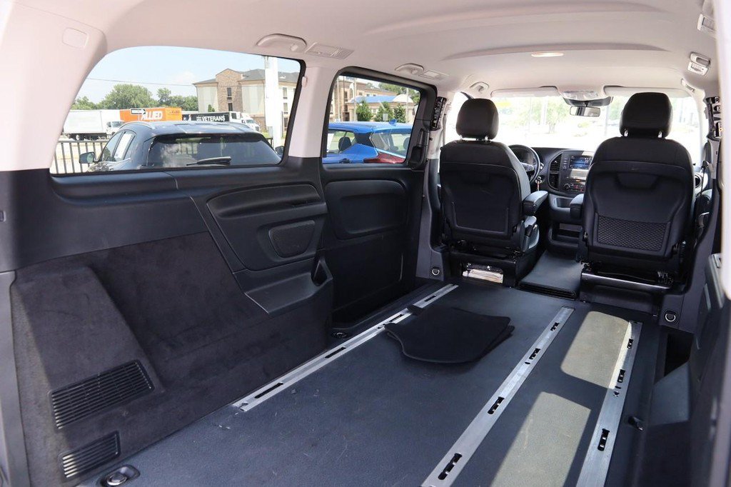 Used 2023 Mercedes-Benz Metris Passenger image 8