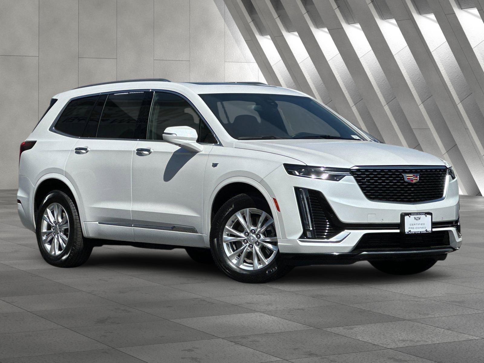 Certified 2025 Cadillac XT6 Luxury FWD image 1