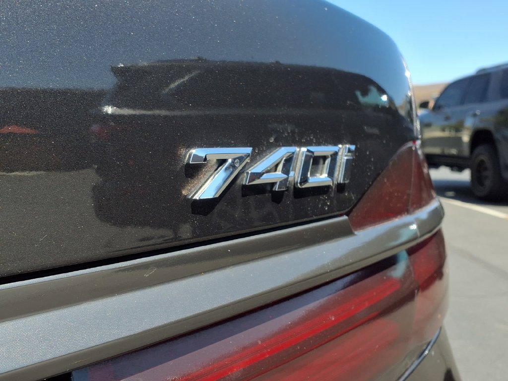 Used 2016 BMW 740i RWD image 9