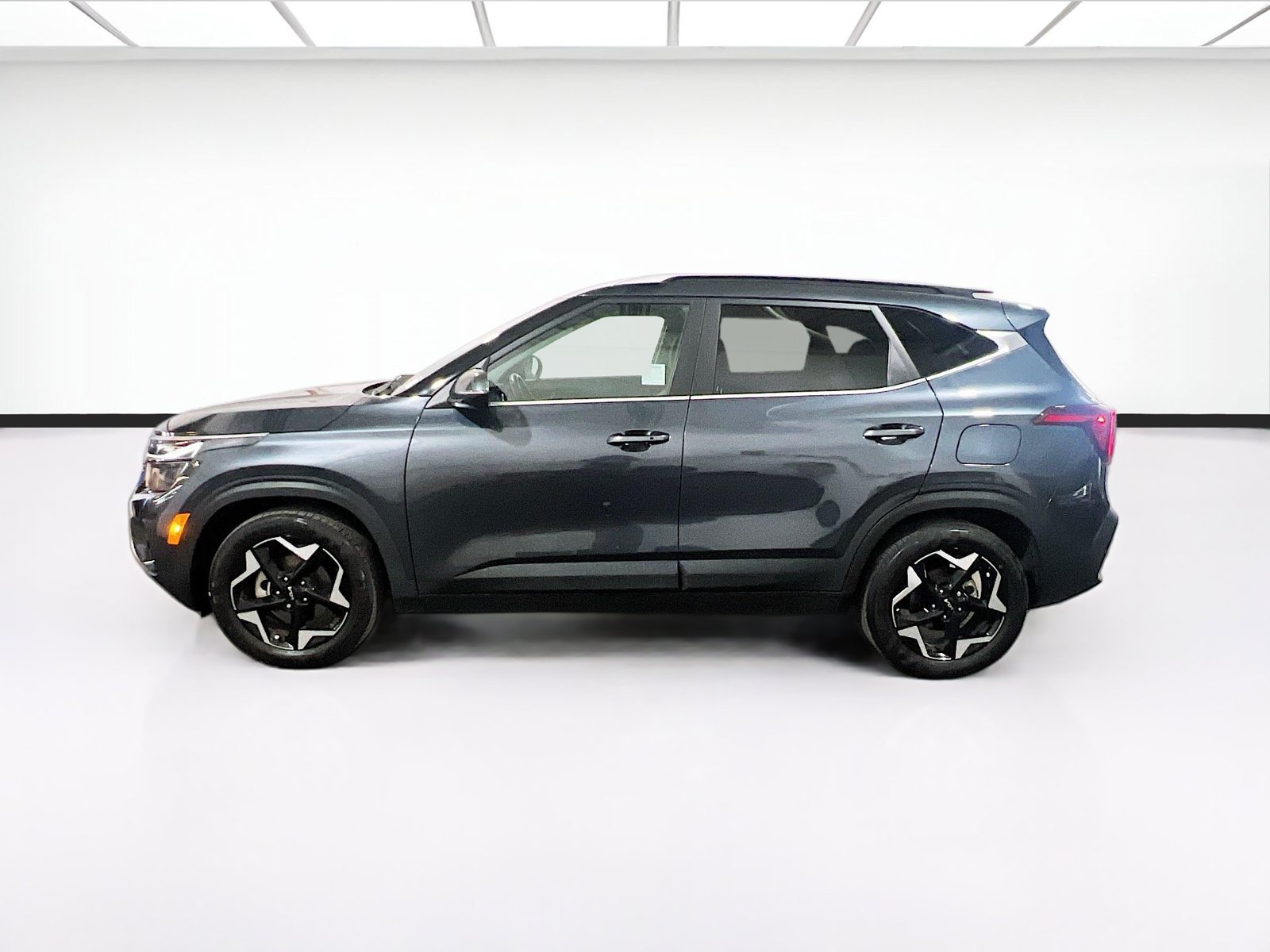 Used 2024 Kia Seltos EX FWD image 23