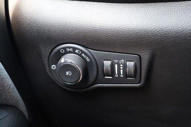 Used 2025 Jeep Compass Latitude w/ Sun & Sound Group image 20