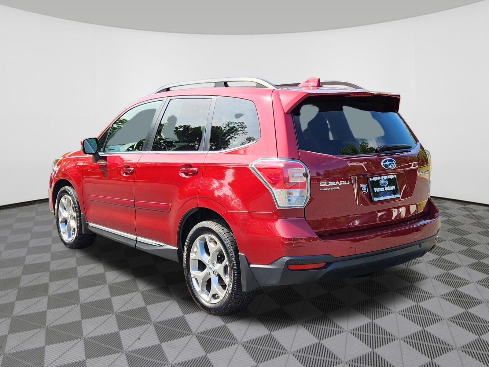 Used 2018 Subaru Forester 2.5i Touring AWD/4WD image 3