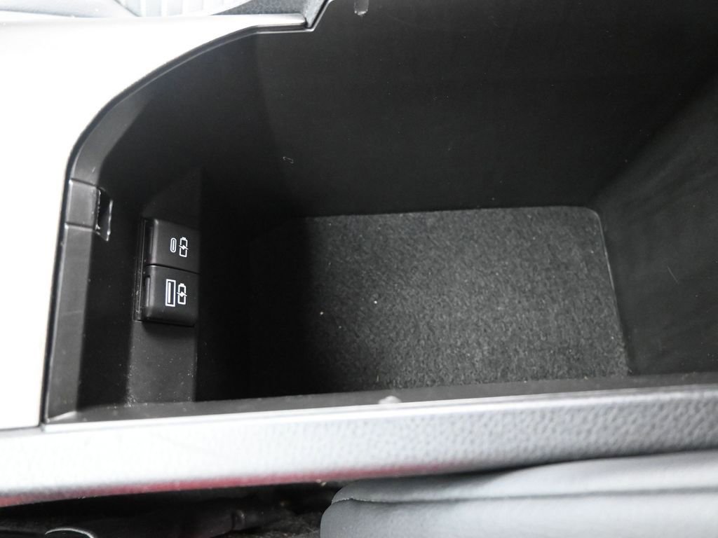 Used 2024 Toyota Camry SE w/ Convenience Package image 34