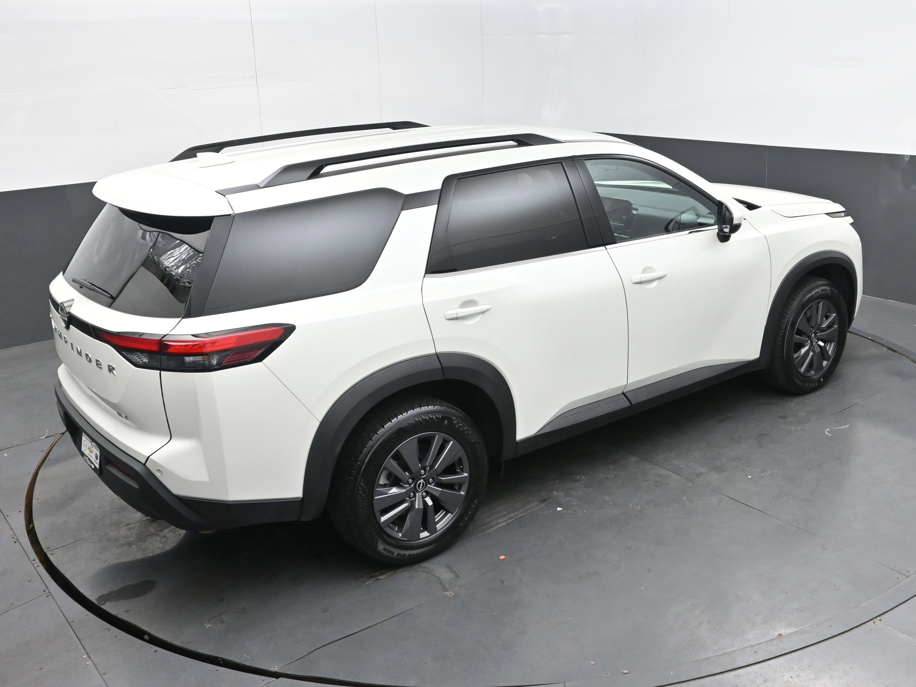 Used 2024 Nissan Pathfinder SV image 38