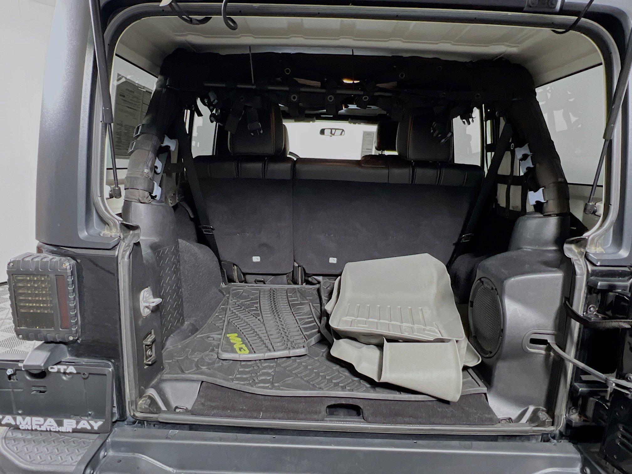 Used 2012 Jeep Wrangler Unlimited Rubicon image 33