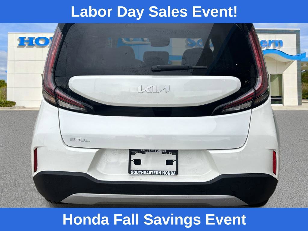 Used 2024 Kia Soul LX w/ Option Group 015 FWD image 8