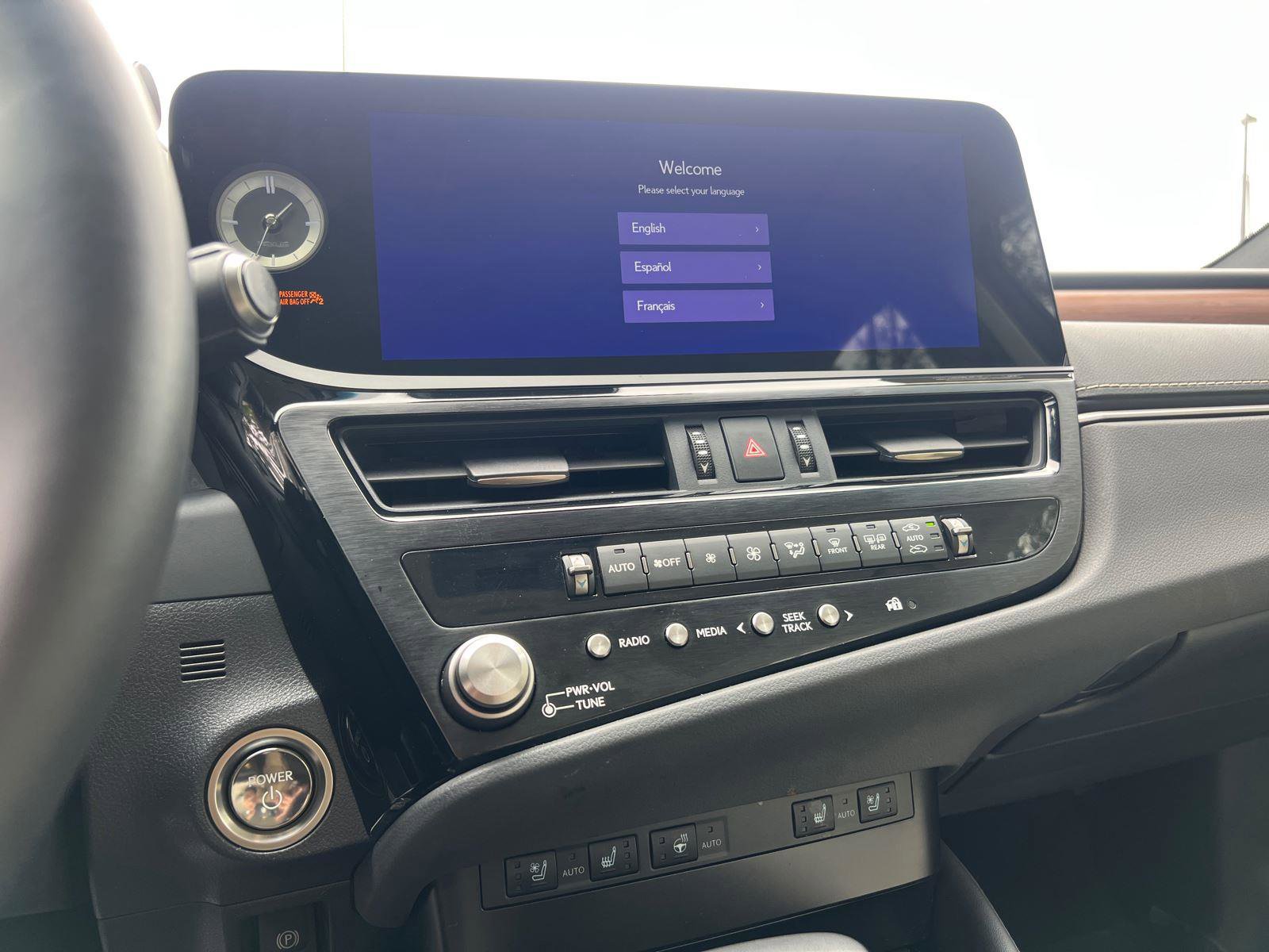 Certified 2025 Lexus ES 300h w/ Premium Package image 31