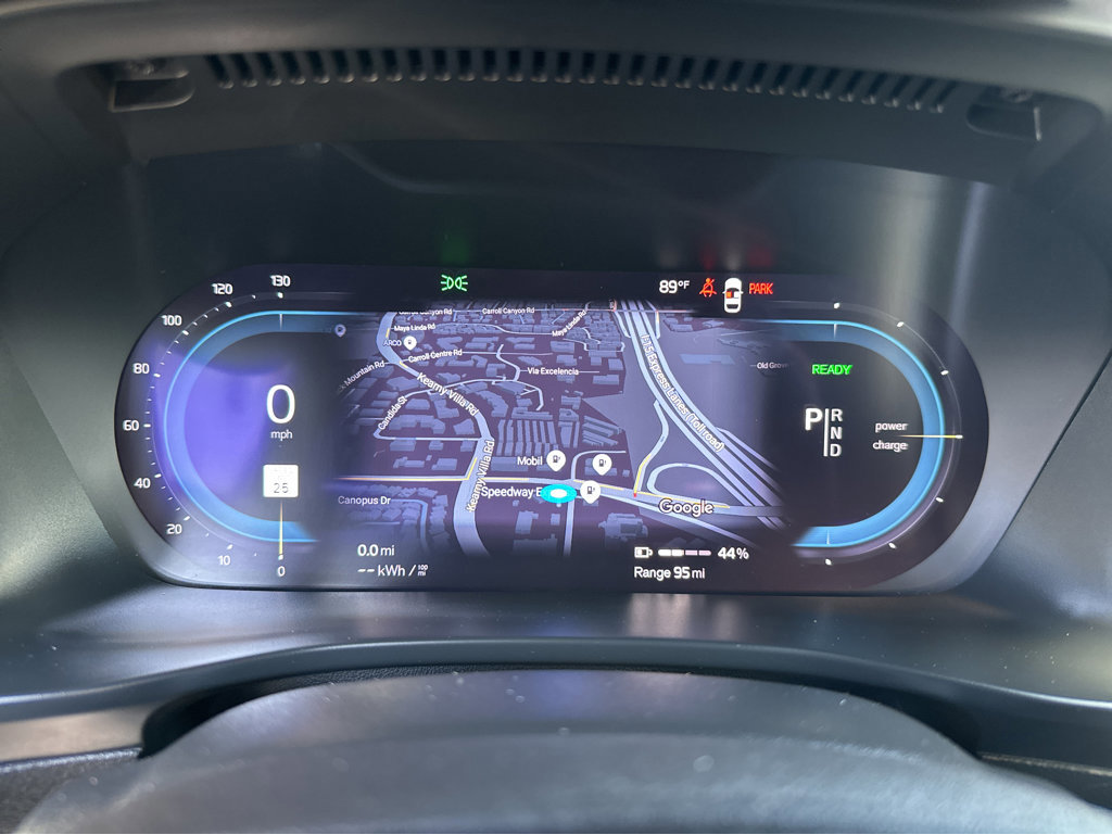 Used 2023 Volvo XC40 Recharge Plus image 21