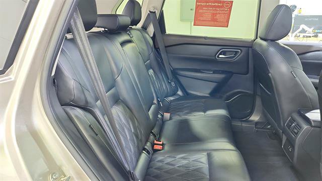 Certified 2023 Nissan Rogue Platinum FWD image 28