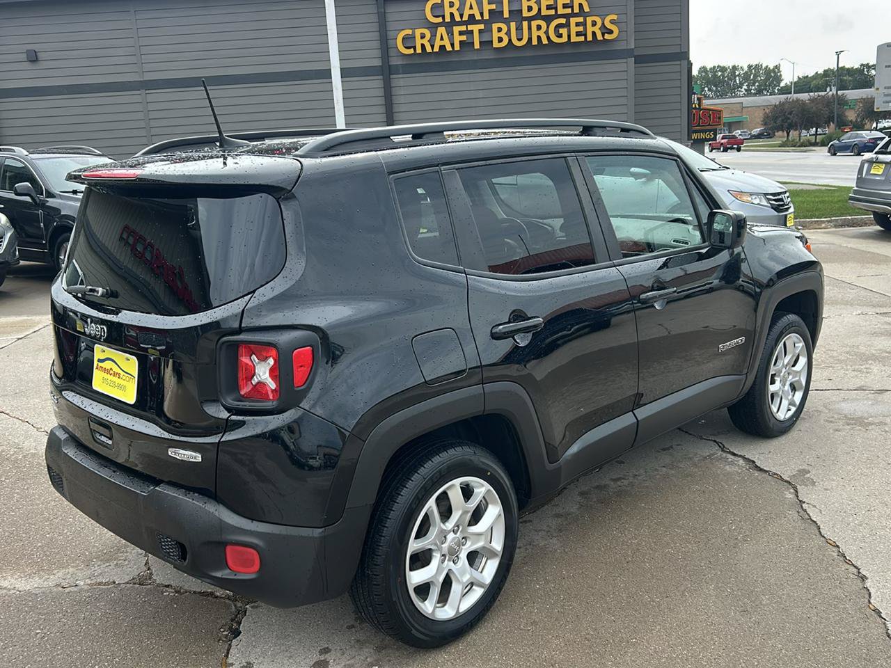 Used 2018 Jeep Renegade Latitude w/ Cold Weather Group AWD/4WD image 3
