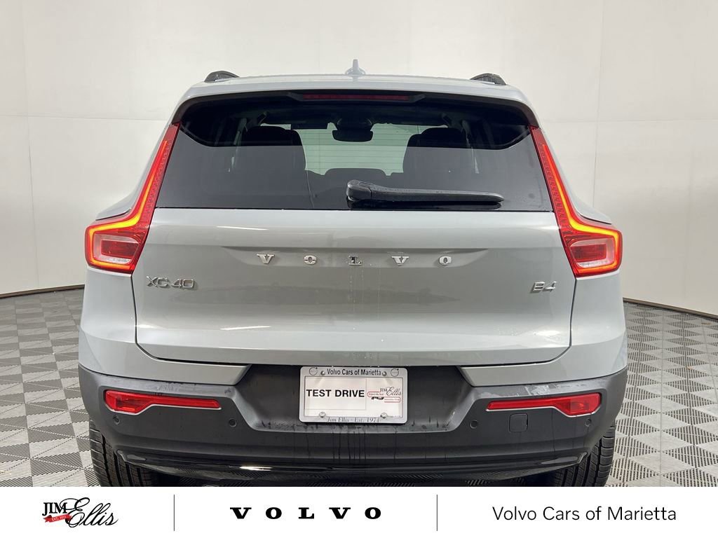New 2026 Volvo XC40 B4 Core image 7