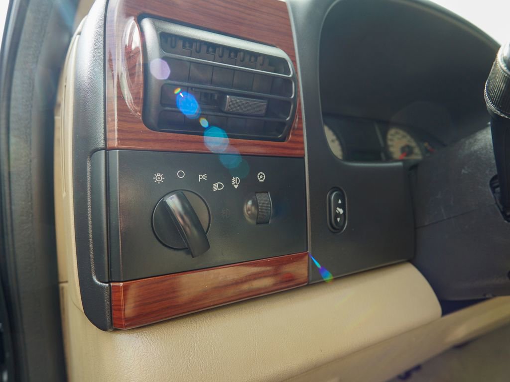 Used 2006 Ford F250 Lariat image 20