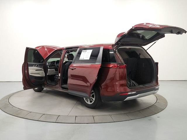 Used 2023 Kia Carnival LX FWD image 13