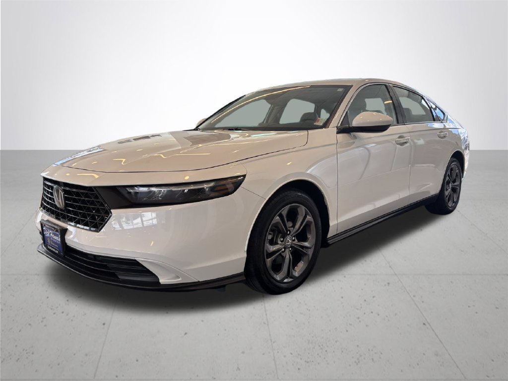 Used 2023 Honda Accord EX image 2