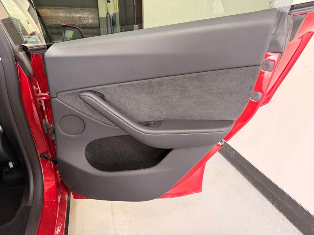 Used 2024 Tesla Model Y Long Range image 22